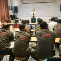 ���x����ƸՈ��̩��Ӣ��У���ں��Ӽ��g(sh��)��Ӗ����